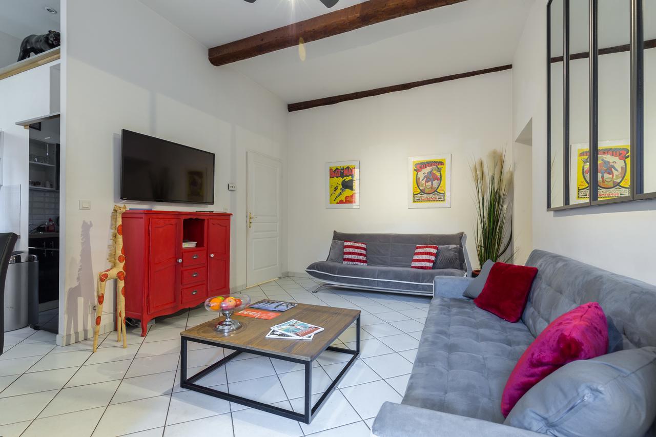 Ste Reparate F4 Moderne, Design, Place Rossetti, Heart Old Town